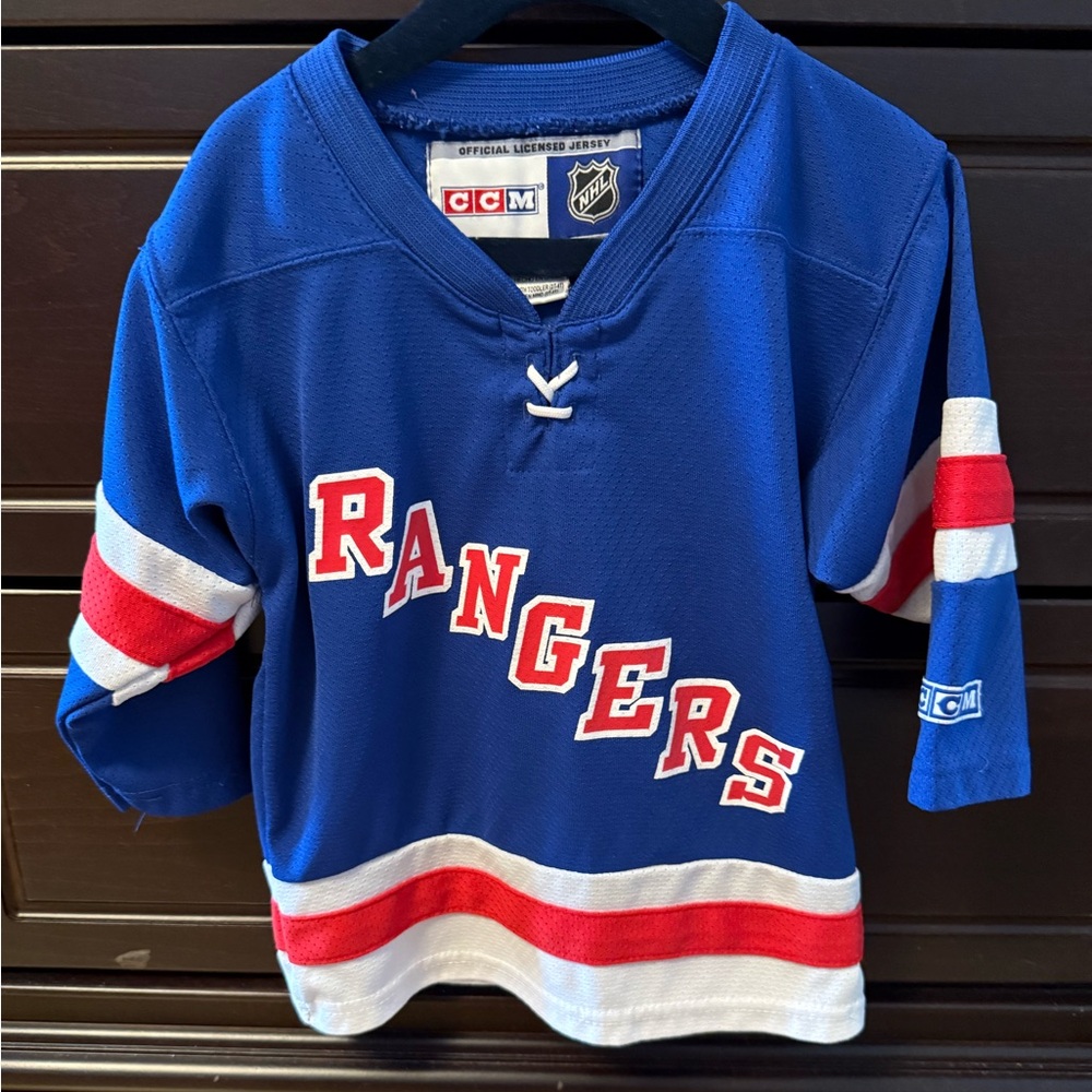 Authentic kids, Rangers jersey
Size 2-T-4T